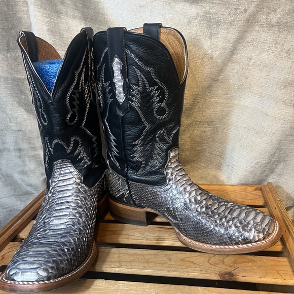 Square - Picture 3 of 15